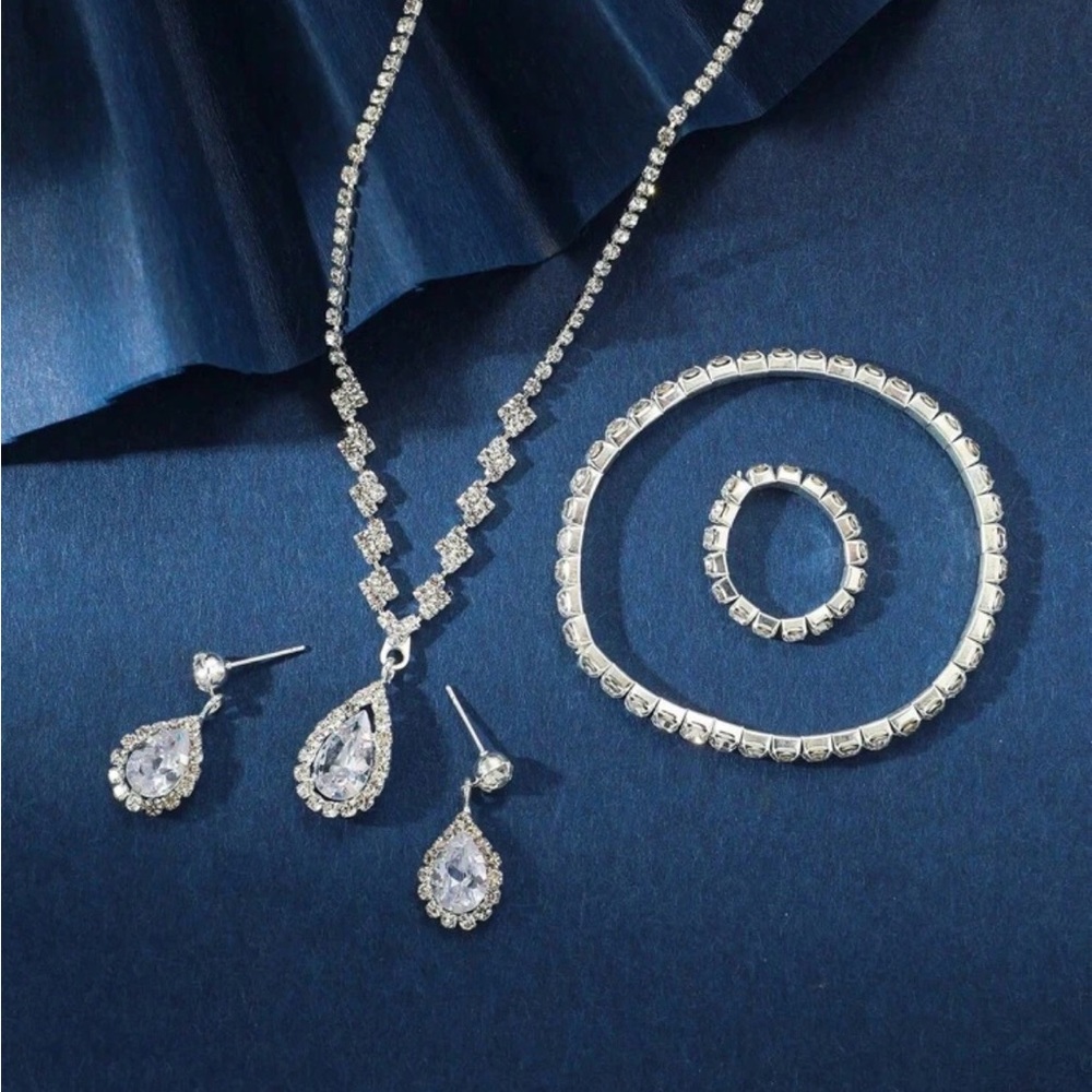 5pcs Sparkling Rhinestone Jewelry Set - Picture 3 of 5